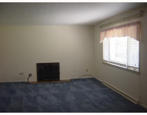 125 Beale Road Sarver, PA 16055 - Photo 4 of 18 Living Room.