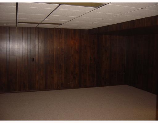 125 Beale Road Sarver, PA 16055 - Photo 9 of 18 Den/Family/Great Room.