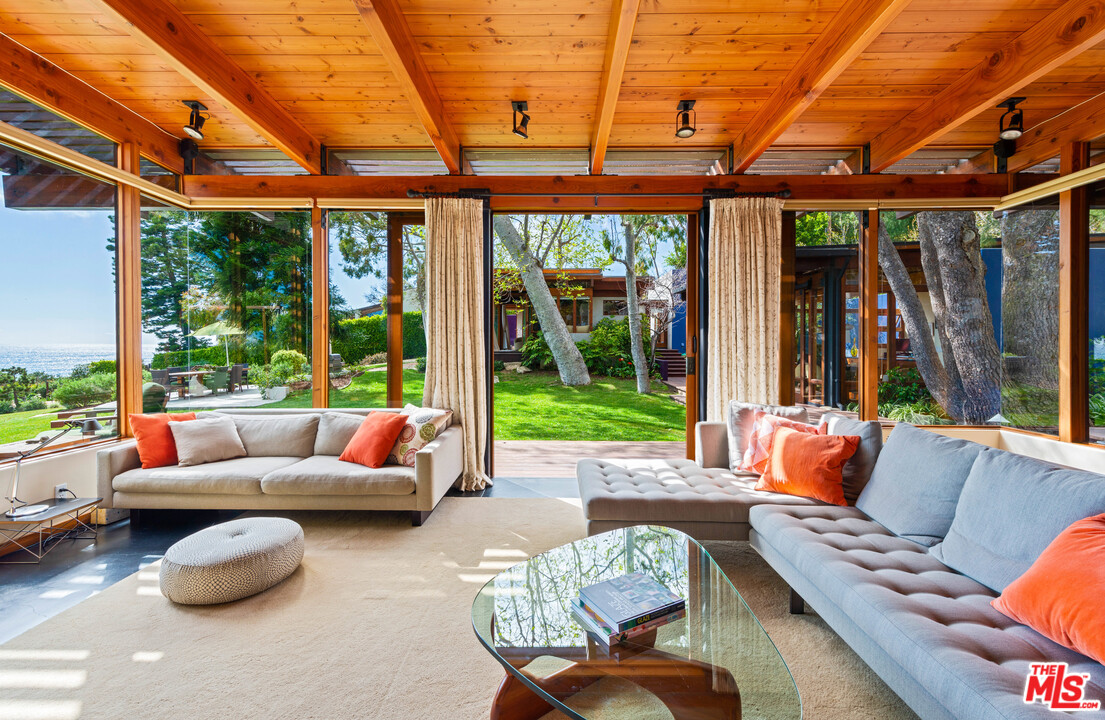 32496 Pacific Coast Highway Malibu, CA 90265 - Photo 11 of 51