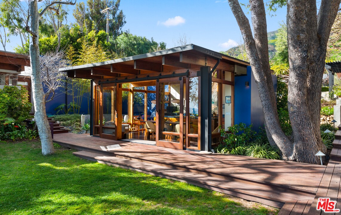 32496 Pacific Coast Highway Malibu, CA 90265 - Photo 16 of 51 front view of house with a yard