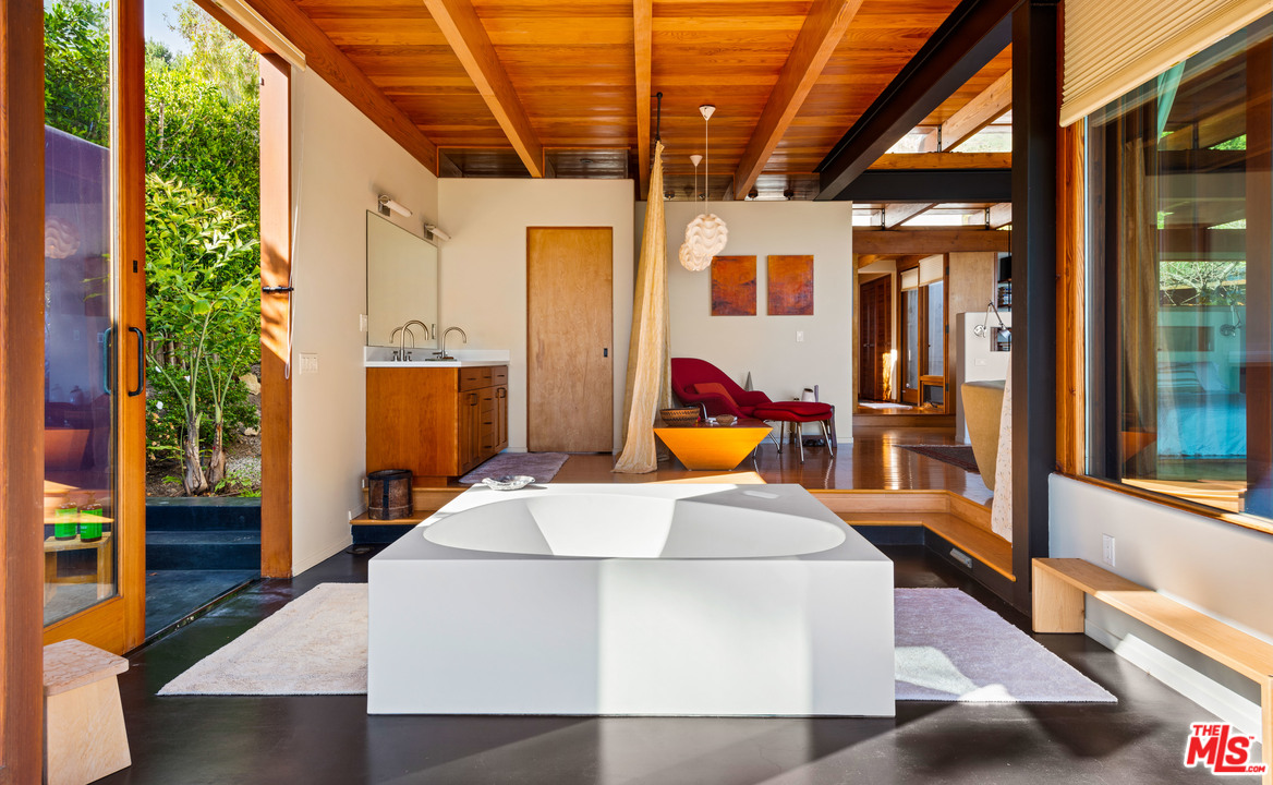 32496 Pacific Coast Highway Malibu, CA 90265 - Photo 31 of 51