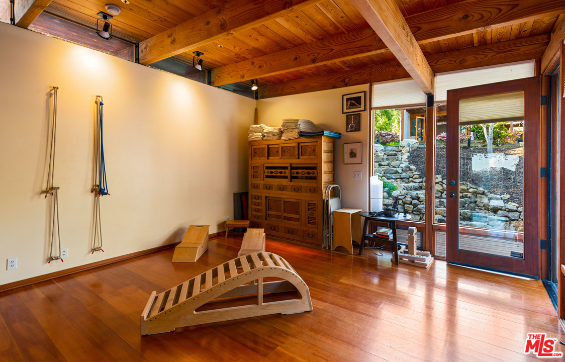 32496 Pacific Coast Highway Malibu, CA 90265 - Photo 35 of 51