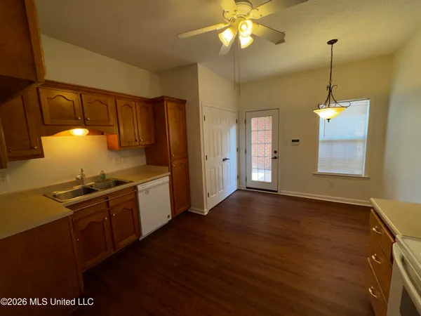 $290,000 | 856 Cardinal Lane, Hernando, MS 38632