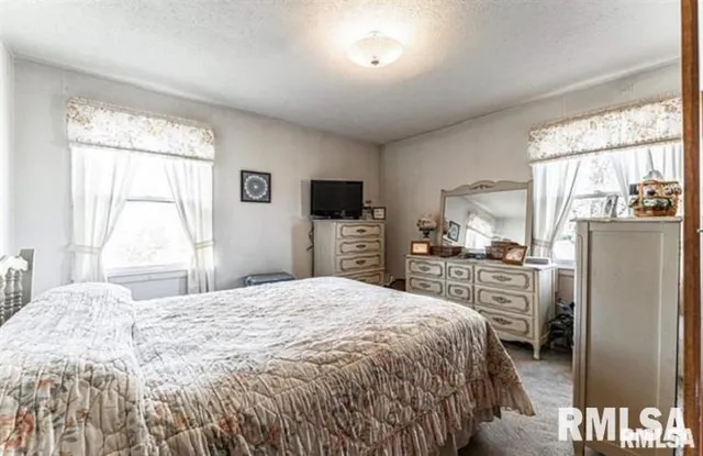 $535,000 | 2322 County Road 2000 North, Beason, IL 62512