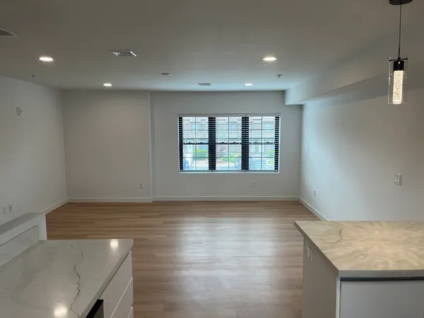 $3,000 | 194 Rumford Avenue, Unit 5, Mansfield, MA 02048