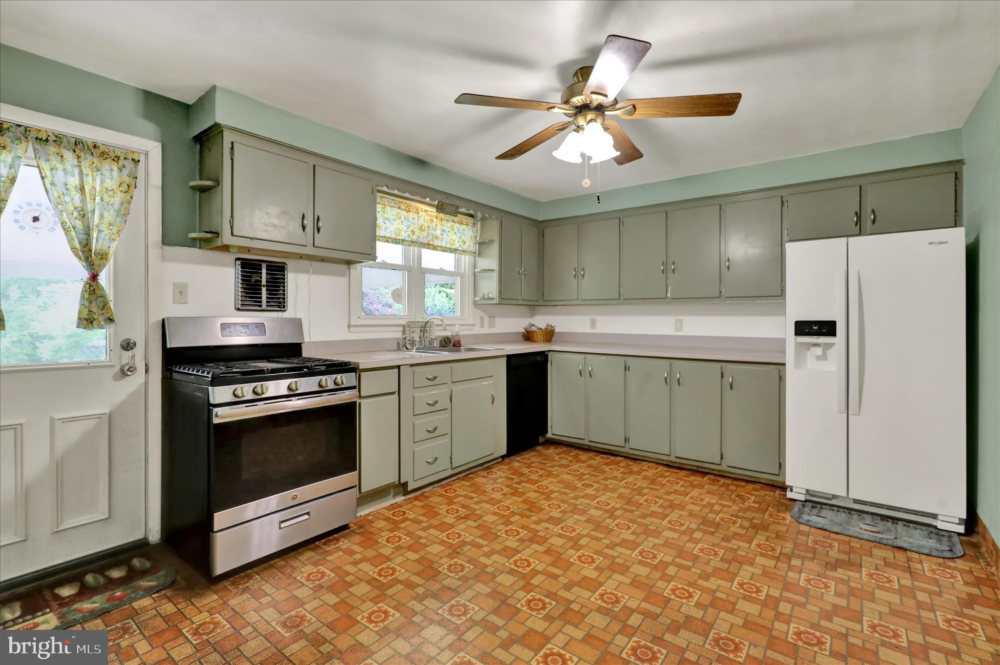 20 Valley Road Reading, PA 19610 - Photo 8 of 26 360_6191