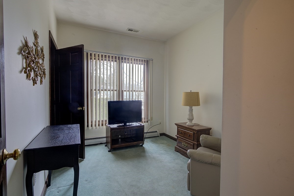 31 Bow Ridge Road Lynn, MA 01904 - Photo 16 of 26 Gallery Image 16
