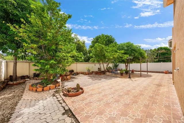 $899,999 | 1443 Southwest 161st Avenue, Pembroke Pines, FL 33027