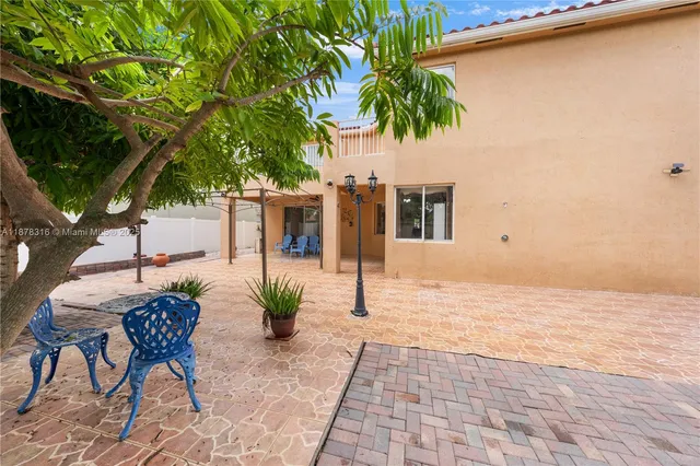 $899,999 | 1443 Southwest 161st Avenue, Pembroke Pines, FL 33027