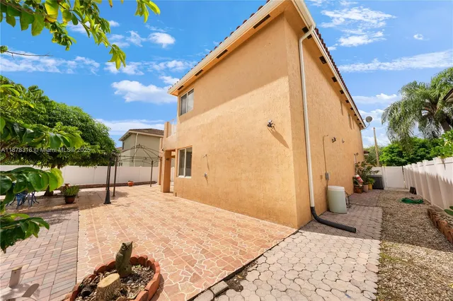 $899,999 | 1443 Southwest 161st Avenue, Pembroke Pines, FL 33027