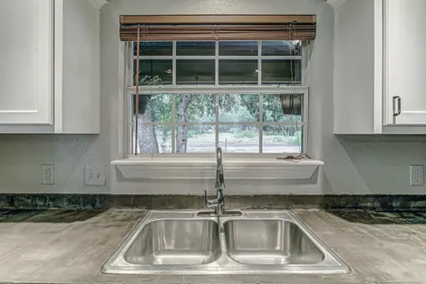 $245,000 | 724 Cypress Lane, Cottonwood Shores, TX 78657