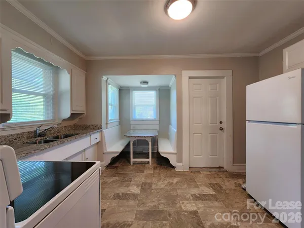 $1,295 | 12 Woodsdale Place Southeast, Concord, NC 28025