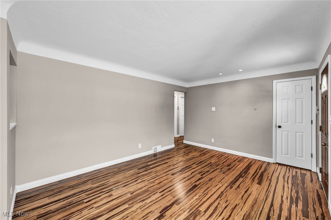 30051 Forestgrove Road Willowick, OH 44095 - Photo 14 of 47