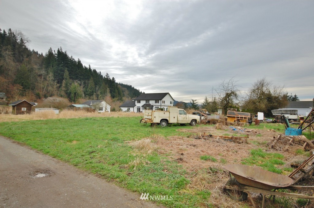 4805 Parker Road East Sumner, WA 98390 - Photo 11 of 16 Gallery Image 11