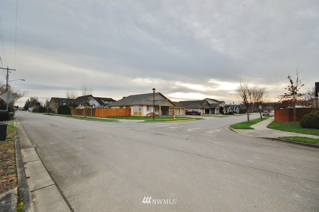 4805 Parker Road East Sumner, WA 98390 - Photo 14 of 16 Gallery Image 14