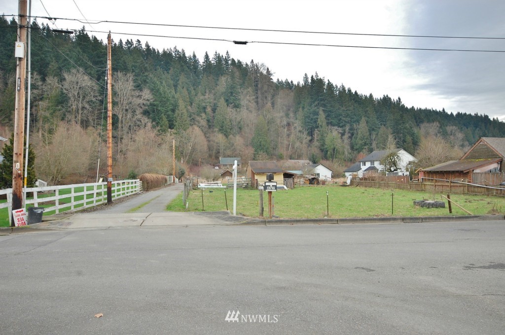 4805 Parker Road East Sumner, WA 98390 - Photo 15 of 16 Gallery Image 15