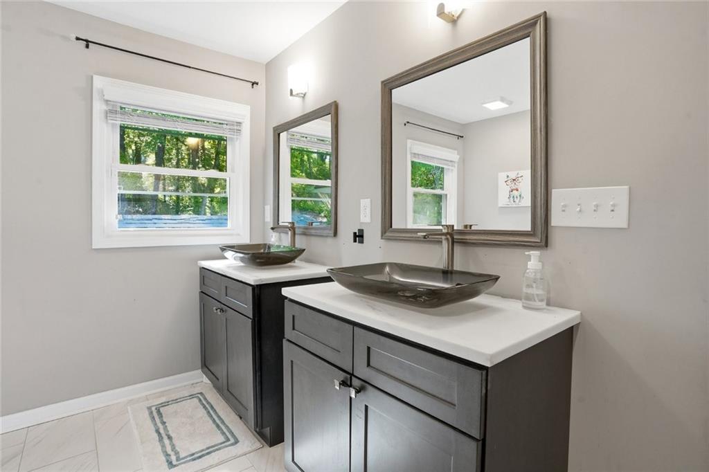 1430 Thomas Road Decatur, GA 30030 - Photo 20 of 42 a kitchen with sink and window