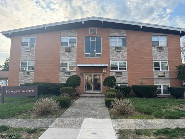 $155,000 | 744 Hazard Place, Unit 1C, Elizabeth, NJ 07208