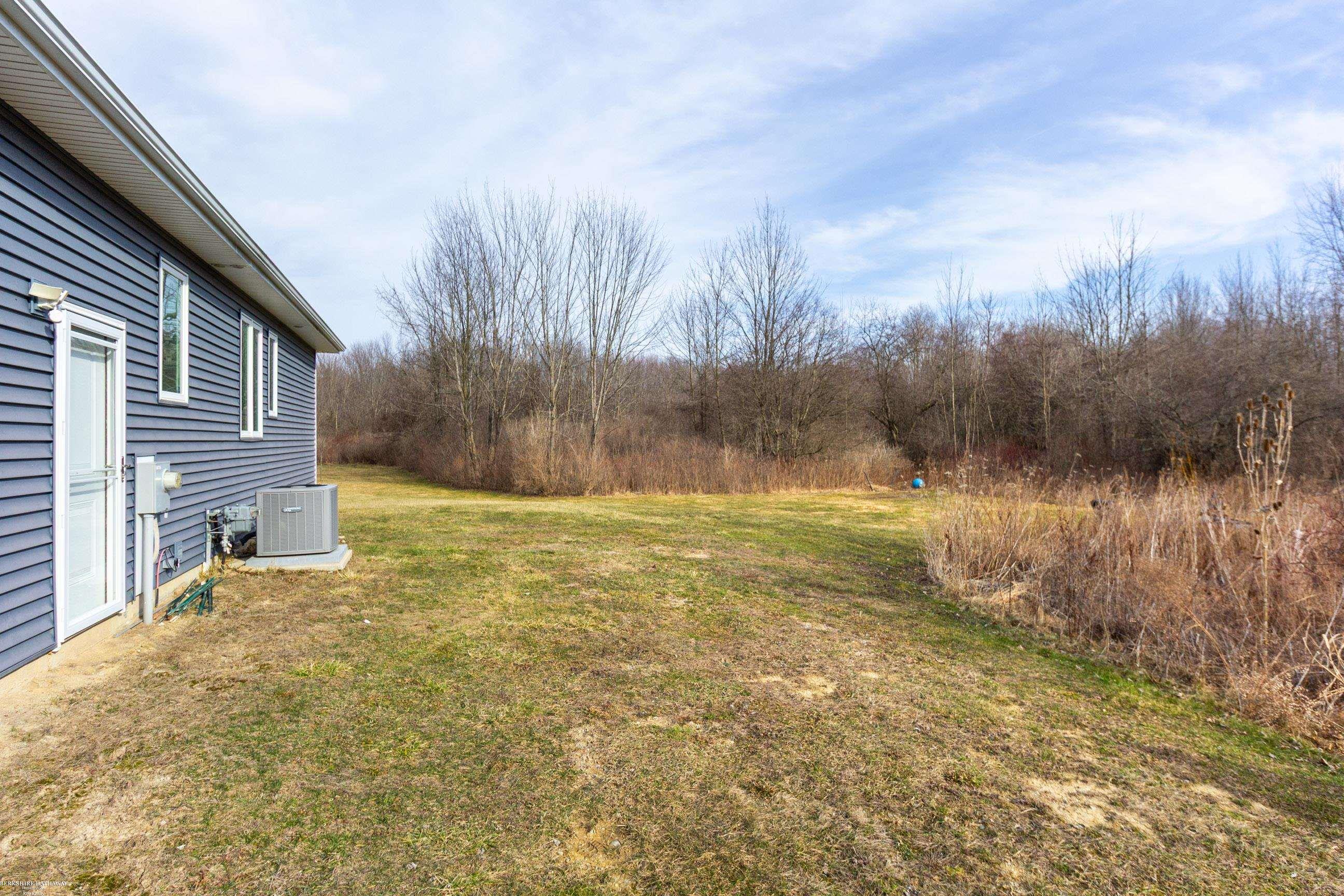 5075 Howe Road Grand Blanc, MI 48439 - Photo 45 of 65 50168656-8909f43c-ddd0-4167-b3b5-8aab520ff654.JPG