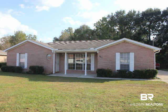 513 West Amanda Avenue Foley, AL 36535 - Photo 1 of 10