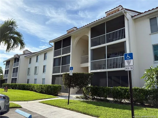 $3,550 | 4492 Northeast Ocean Boulevard, Unit G2, Jensen Beach, FL 34957