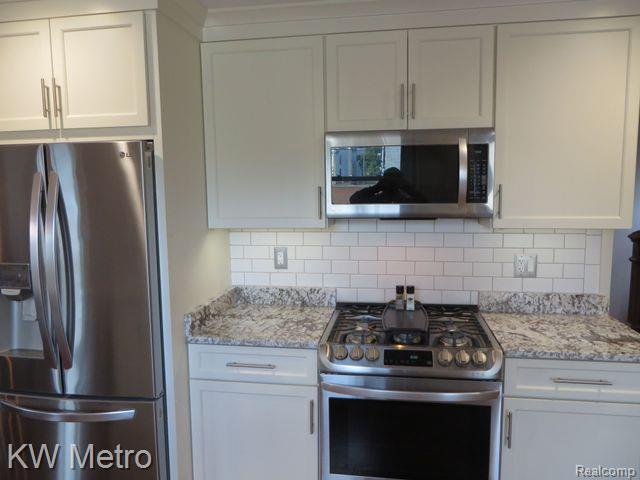 1890 Rosemont Road Berkley, MI 48072 - Photo 5 of 25 Gallery Image 5