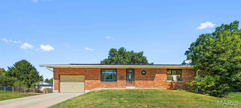 210 Hazel Street Troy, IL 62294 - Photo 1 of 35