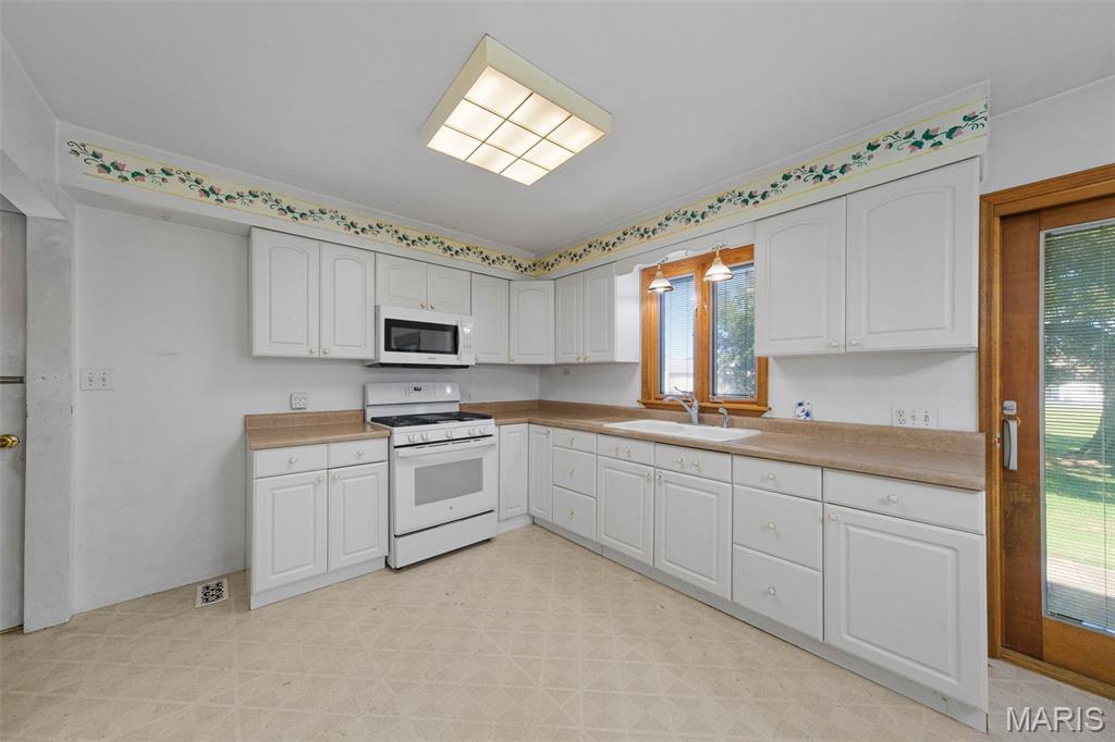 210 Hazel Street Troy, IL 62294 - Photo 14 of 35