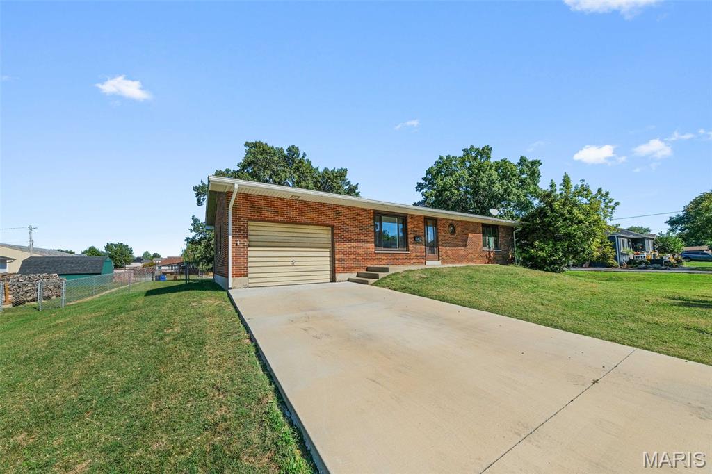 210 Hazel Street Troy, IL 62294 - Photo 2 of 35