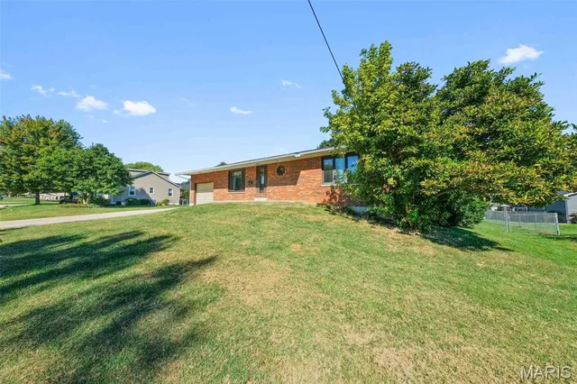 $204,671 | 210 Hazel Street, Troy, IL 62294