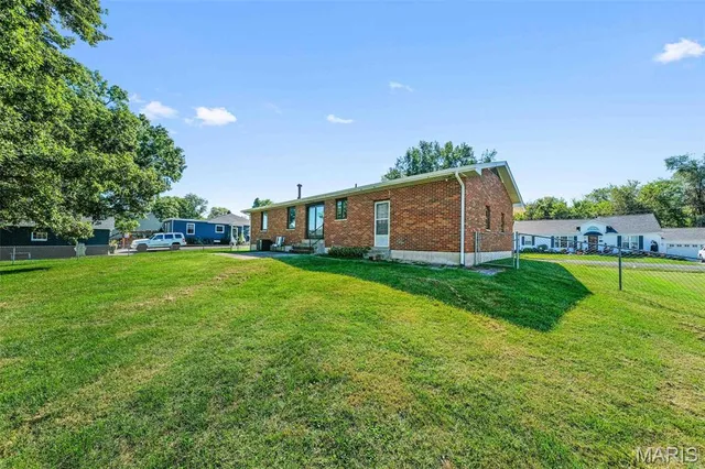 $204,671 | 210 Hazel Street, Troy, IL 62294