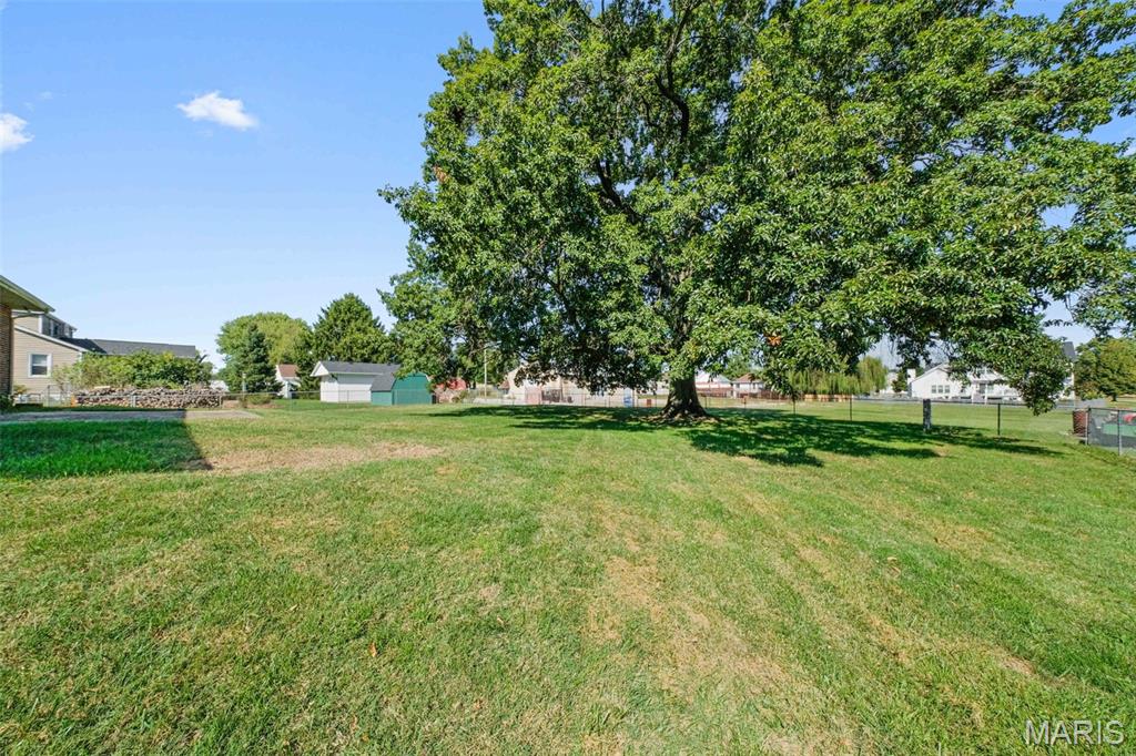 210 Hazel Street Troy, IL 62294 - Photo 8 of 35