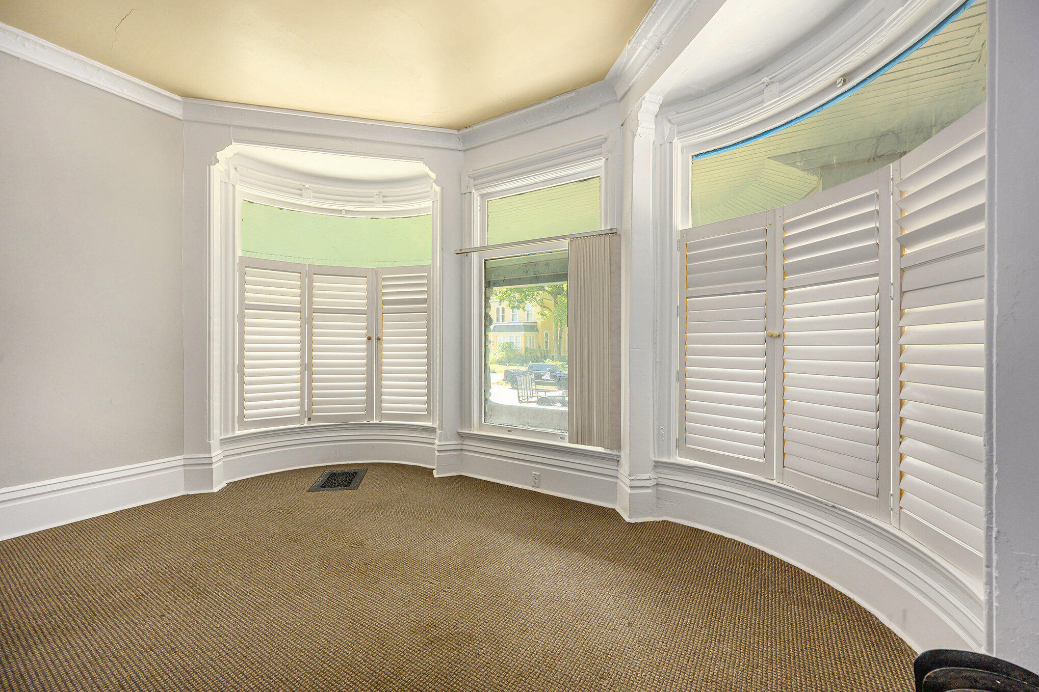 316 Stuart Avenue Kalamazoo, MI 49007 - Photo 7 of 21 007_dsc_3797_519