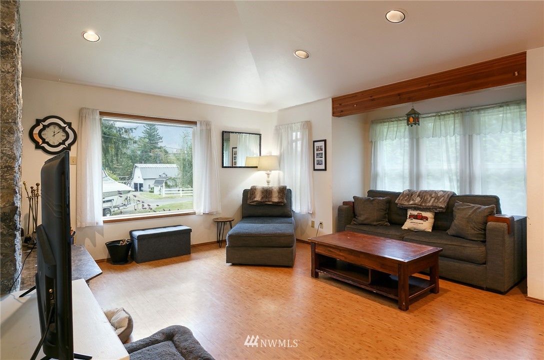 5692 Bell Creek Road Deming, WA 98244 - Photo 2 of 25 Gallery Image 2