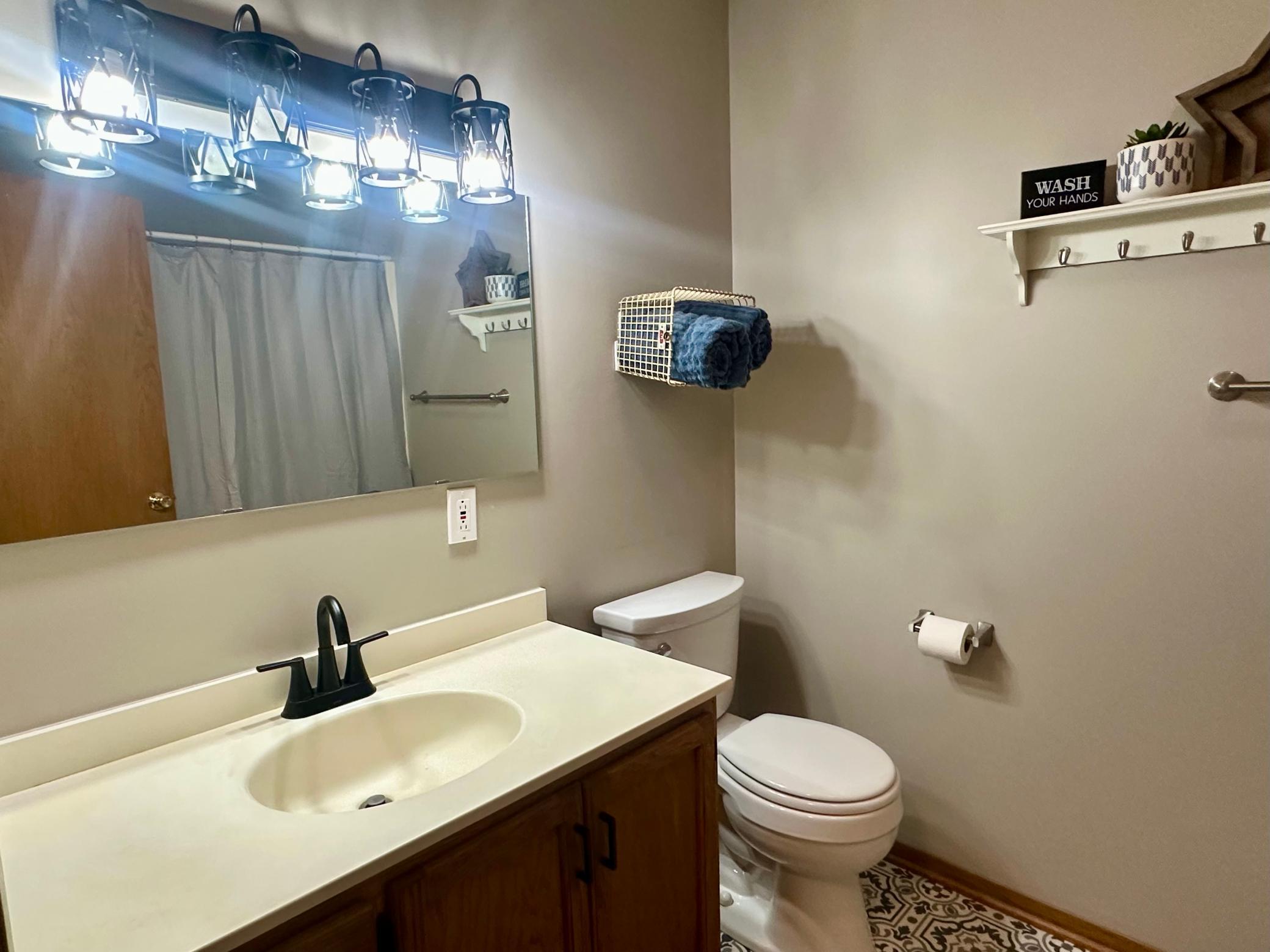 204 Northwest 2nd Street Adams, MN 55909 - Photo 13 of 32