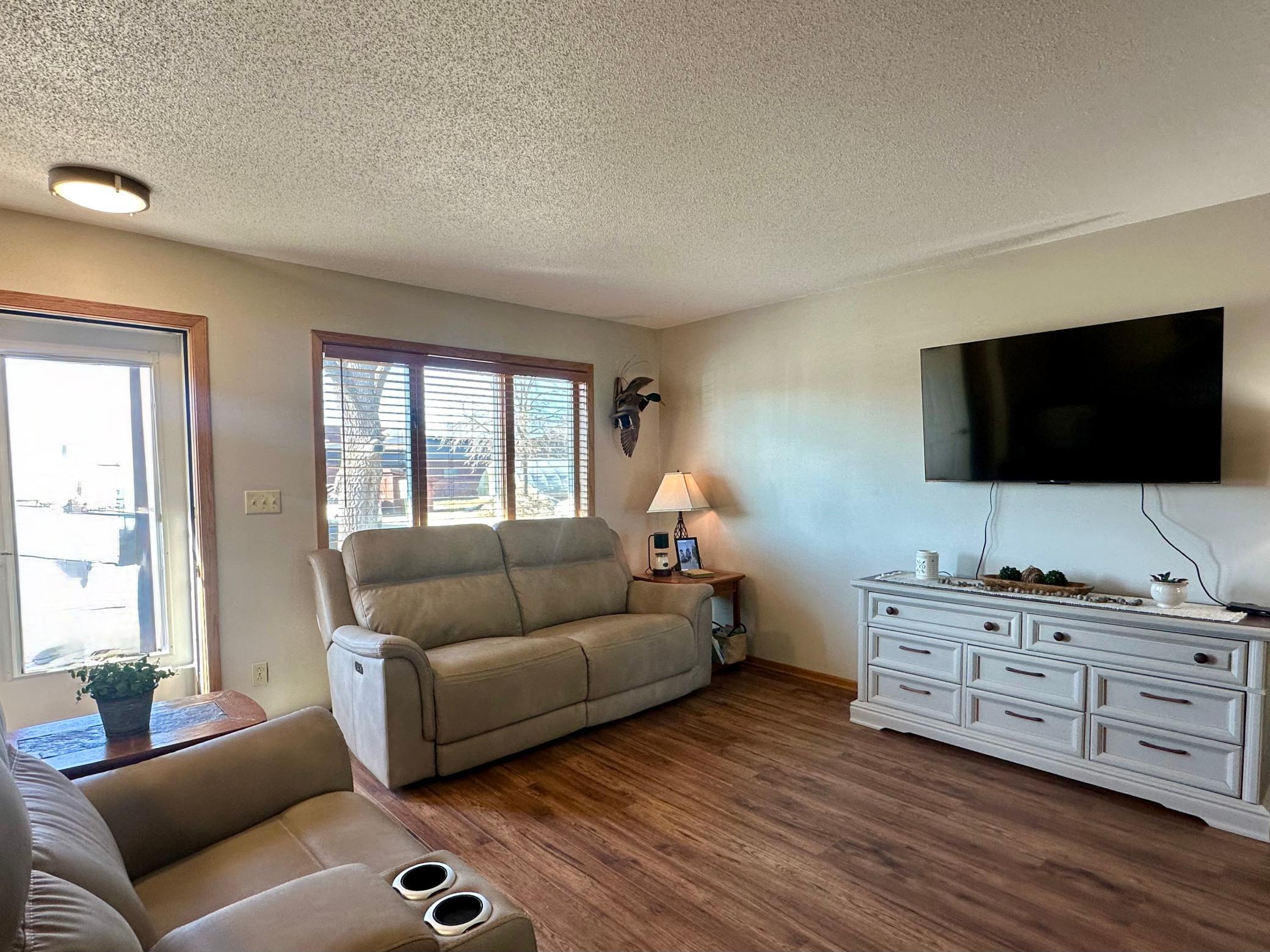 204 Northwest 2nd Street Adams, MN 55909 - Photo 8 of 32