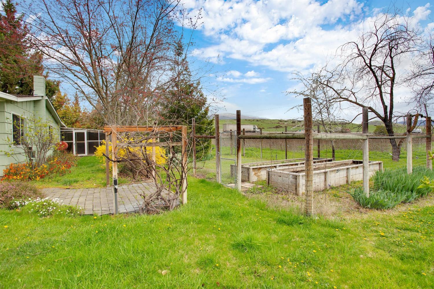 749 Eagle Mill Road Ashland, OR 97520 - Photo 3 of 27 Additional Photo