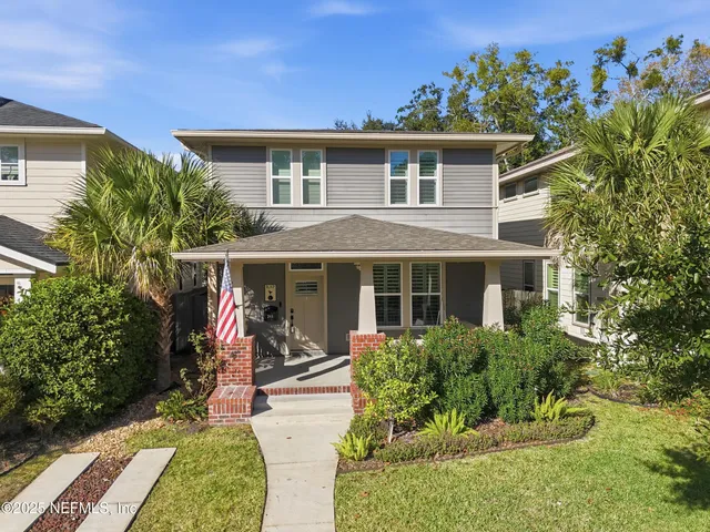 a view front of house with a yard