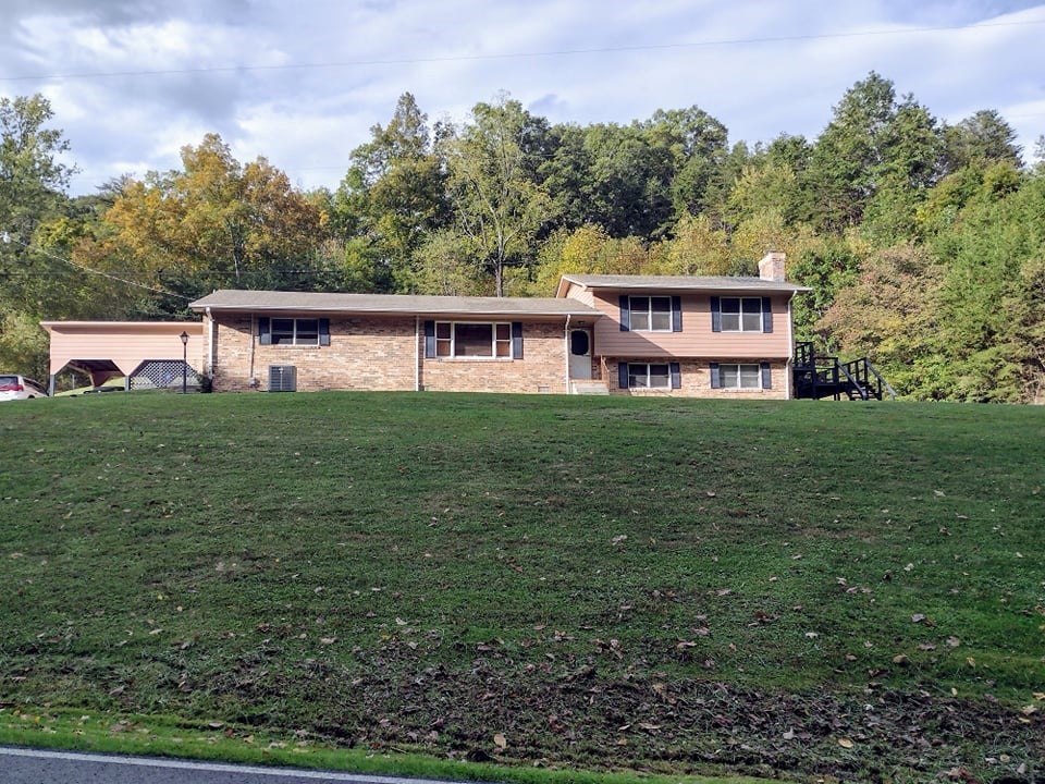 239 Freestone Valley Road Broadford, VA 24316 - Photo 4 of 38 Gallery Image 4
