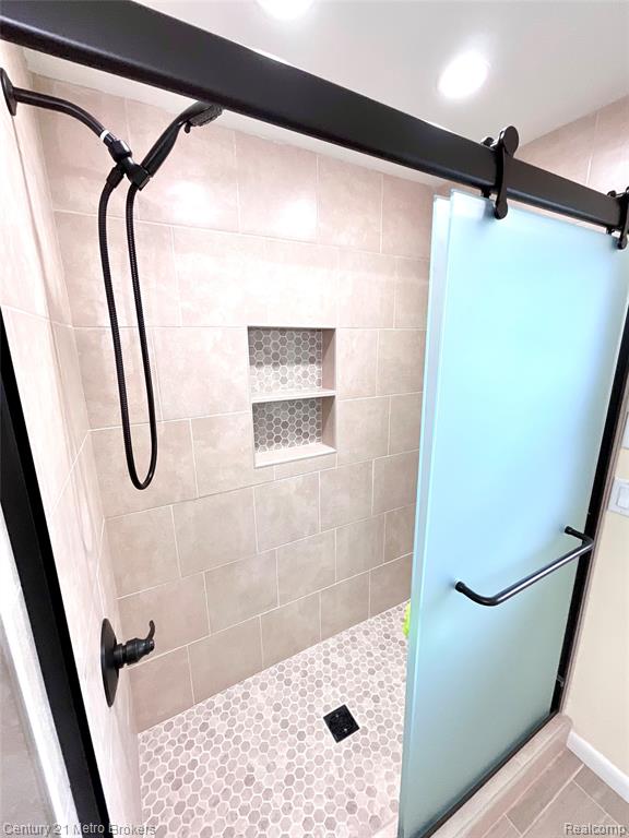 7094 Reid Road Swartz Creek, MI 48473 - Photo 17 of 38 Gallery Image 17