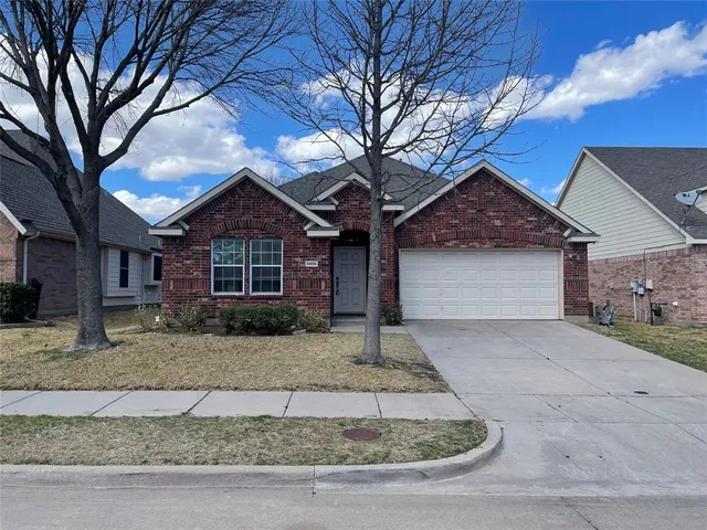 $2,250 | 5908 Meadowglen Drive, Denton, TX 76226