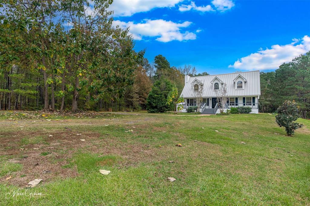 1140 Linton Road Benton, LA 71006 - Photo 3 of 39 a view of a house with a big yard
