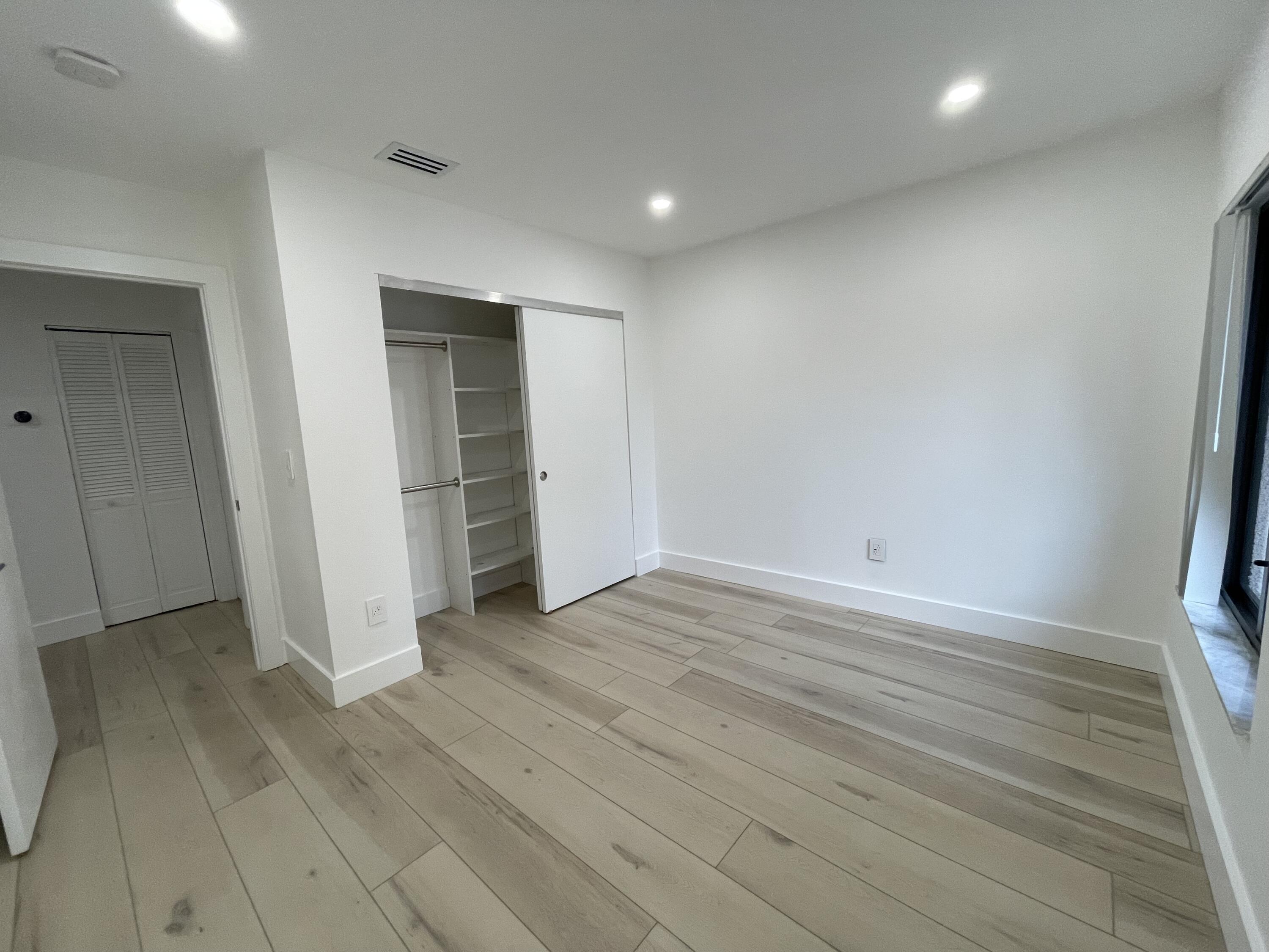 350 Club Circle, Unit 207 Boca Raton, FL 33487 - Photo 9 of 23 IMG_7724