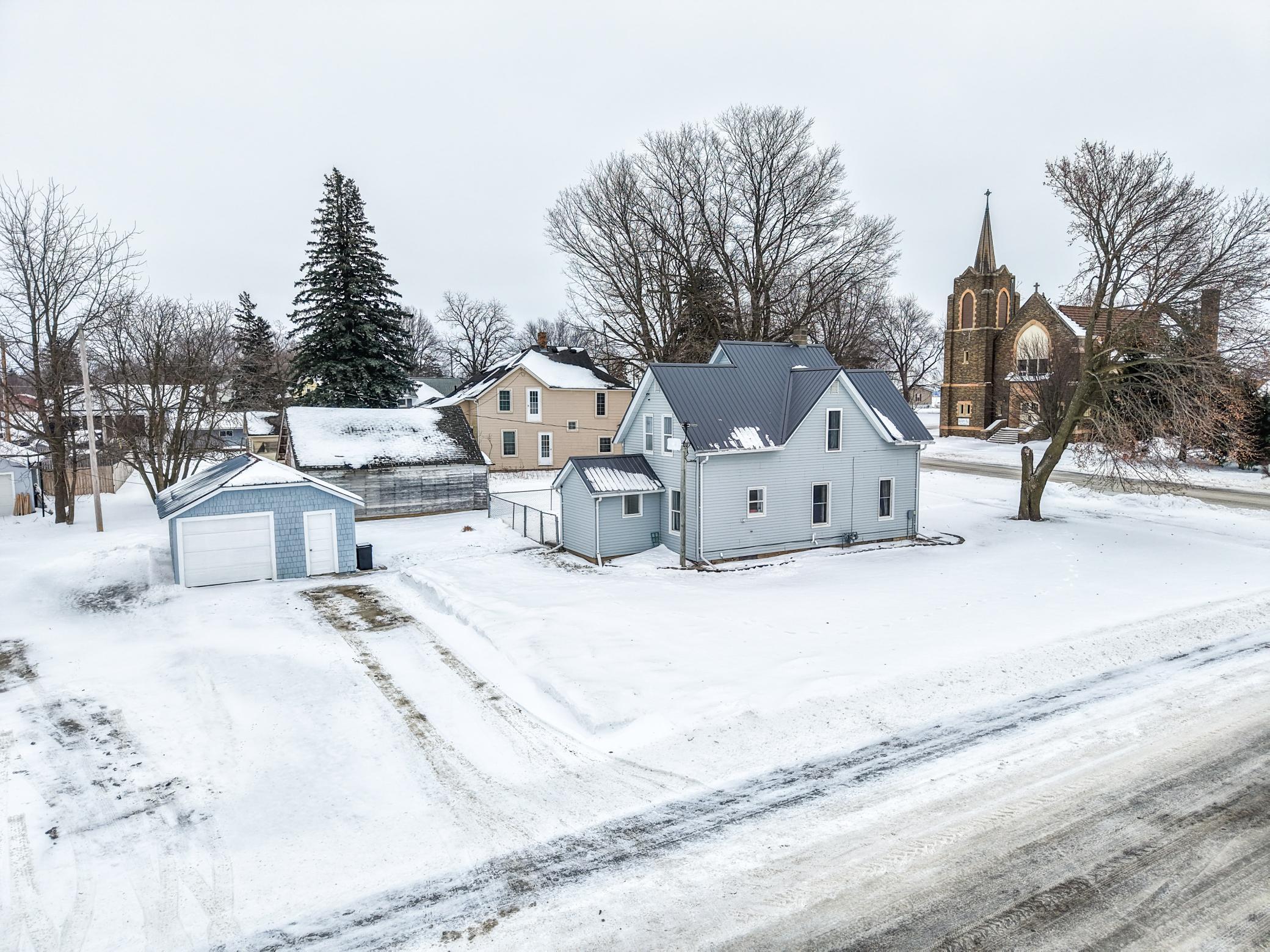 401 1st Street Fountain, MN 55935 - Photo 5 of 24