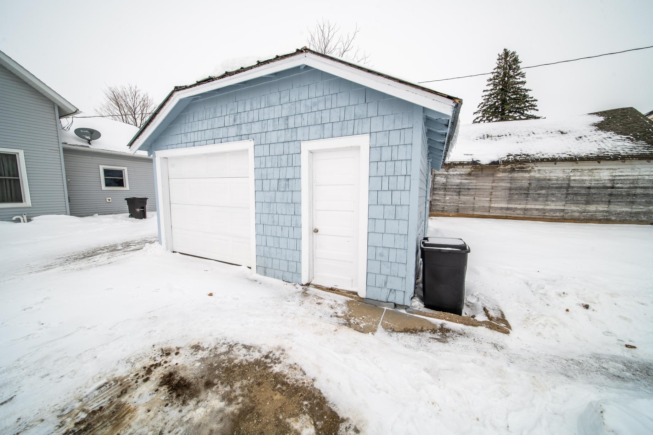 401 1st Street Fountain, MN 55935 - Photo 6 of 24