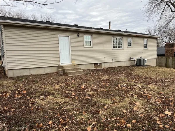 $238,500 | 2511 Hillside Drive, Lexington, MO 64067