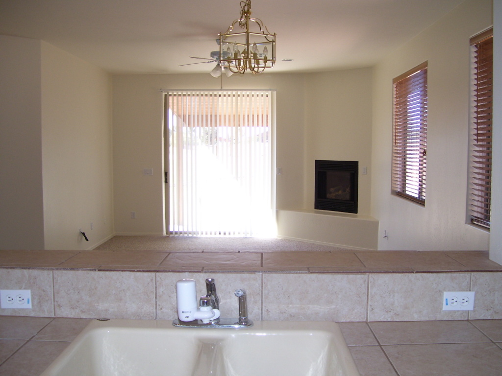 403 West Christopher Point Payson, AZ 85541 - Photo 5 of 12 Kitchen to Living area