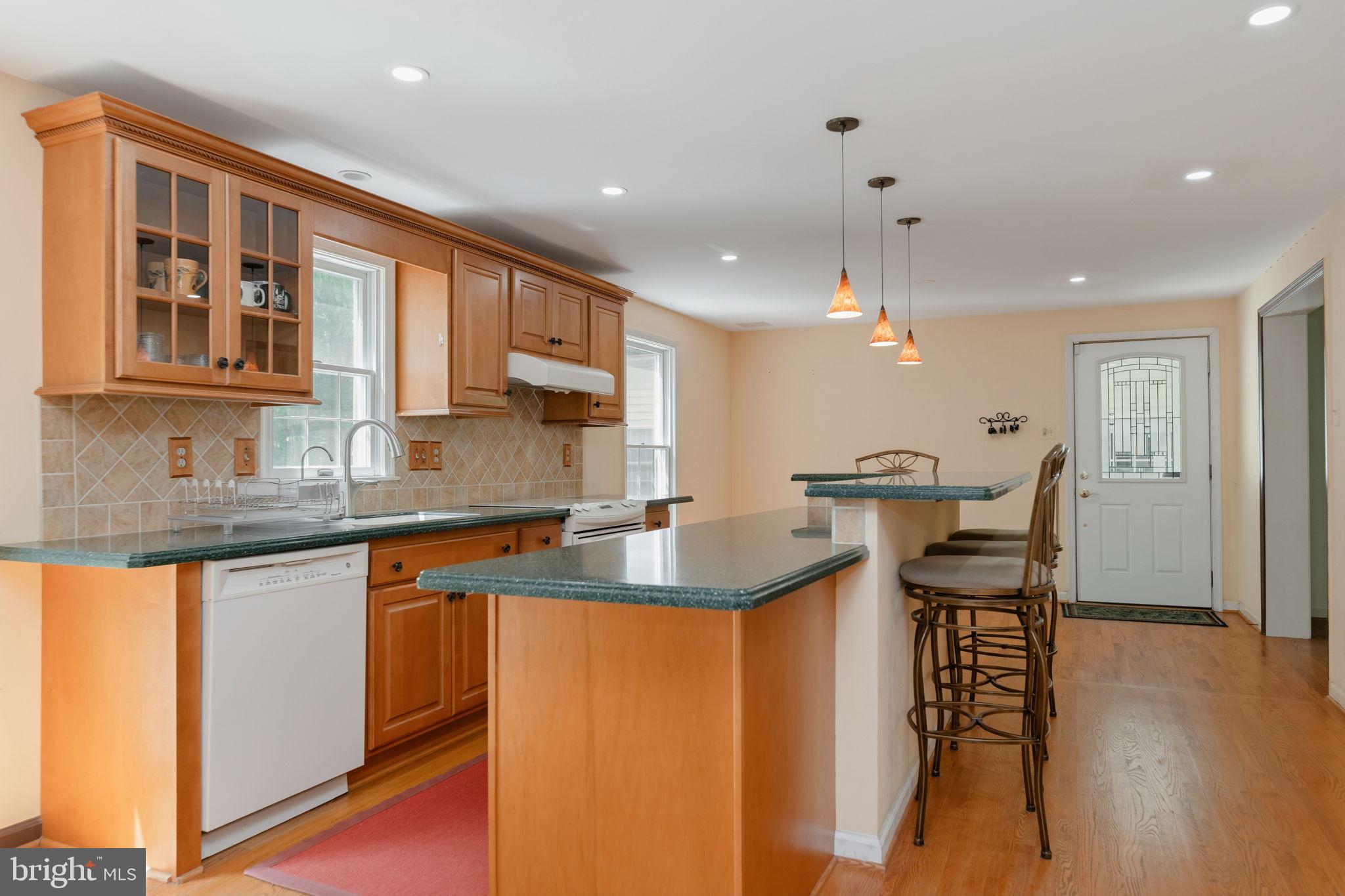 10615 Pineview Road Manassas, VA 20111 - Photo 12 of 43 Gallery Image 12
