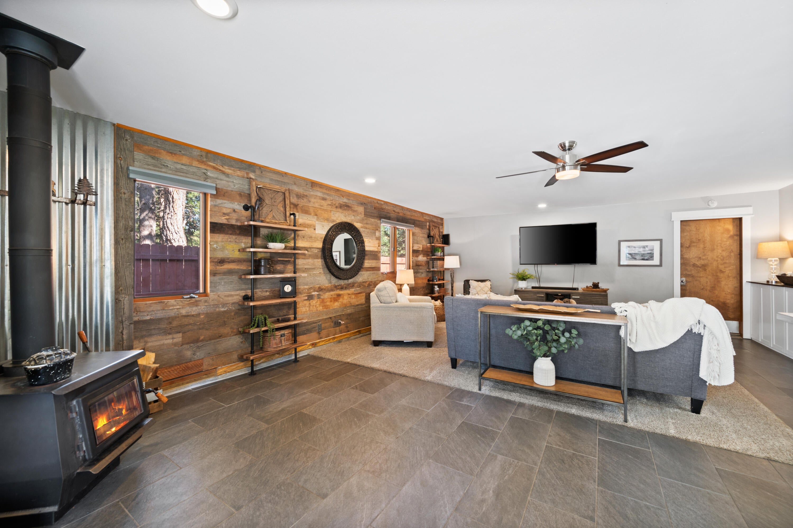 19096 Baker Road Bend, OR 97702 - Photo 11 of 41 Great Room