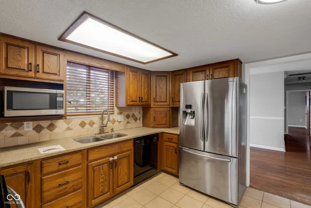 $279,900 | 6559 West 1000 North, Fountaintown, IN 46130